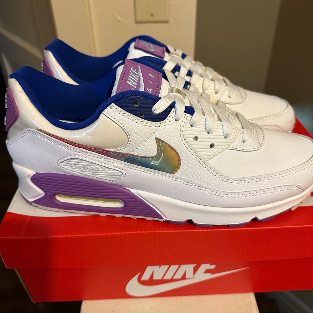 Nike Air Max White and Purple Athletic Shoes